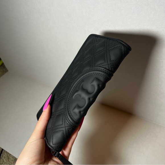 TORY BURCH FLEMING MATTE ZIP CONTINENTAL WALLET BLACK Soft - Picture 3 of 6